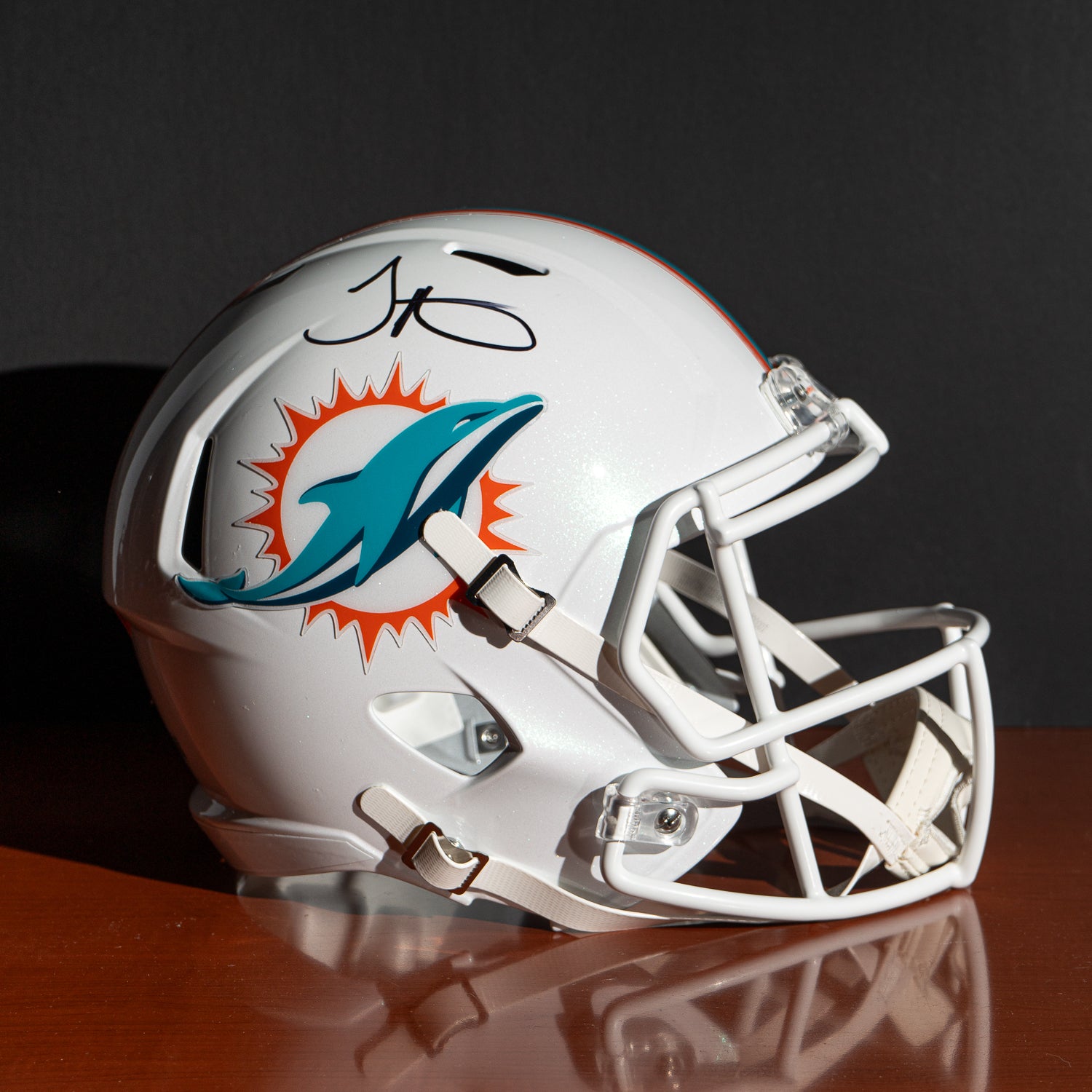 Casco Speed Réplica Firmado Tyreek Hill- Miami Dolphins